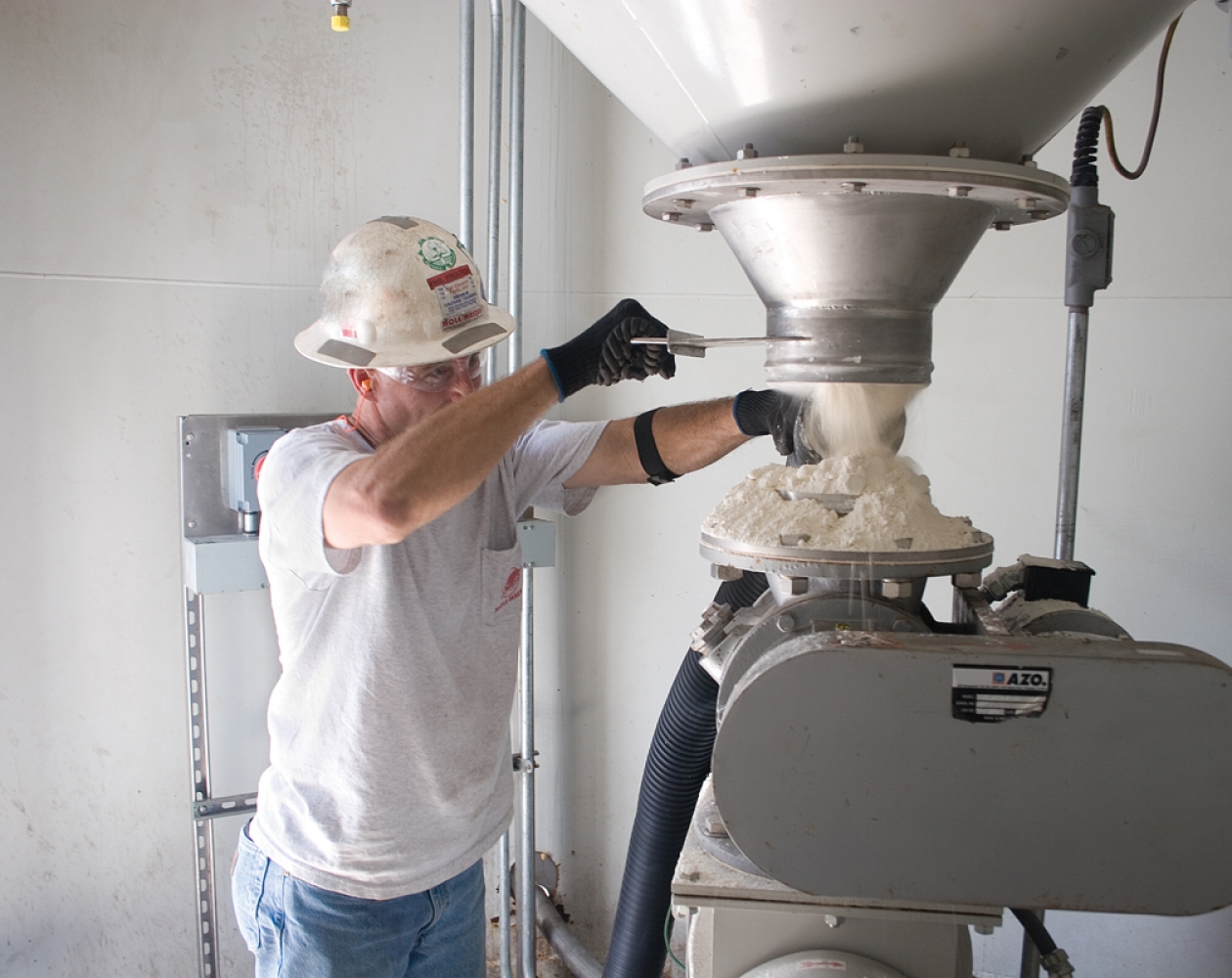 Industrial Vacuum Service Mole•Master Services Corporation